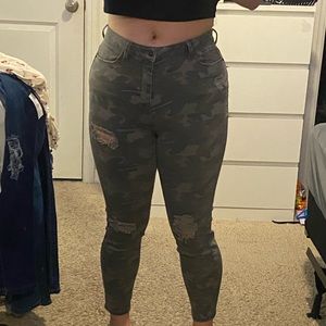 Camo VanillaStar Skinny Jeans.